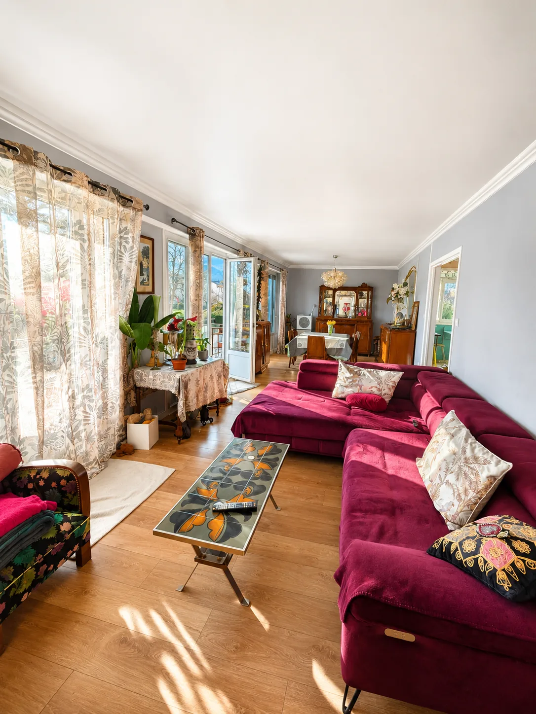 T6 de 128 m² avec balcon, garage & pièce indépendante — Firminy
