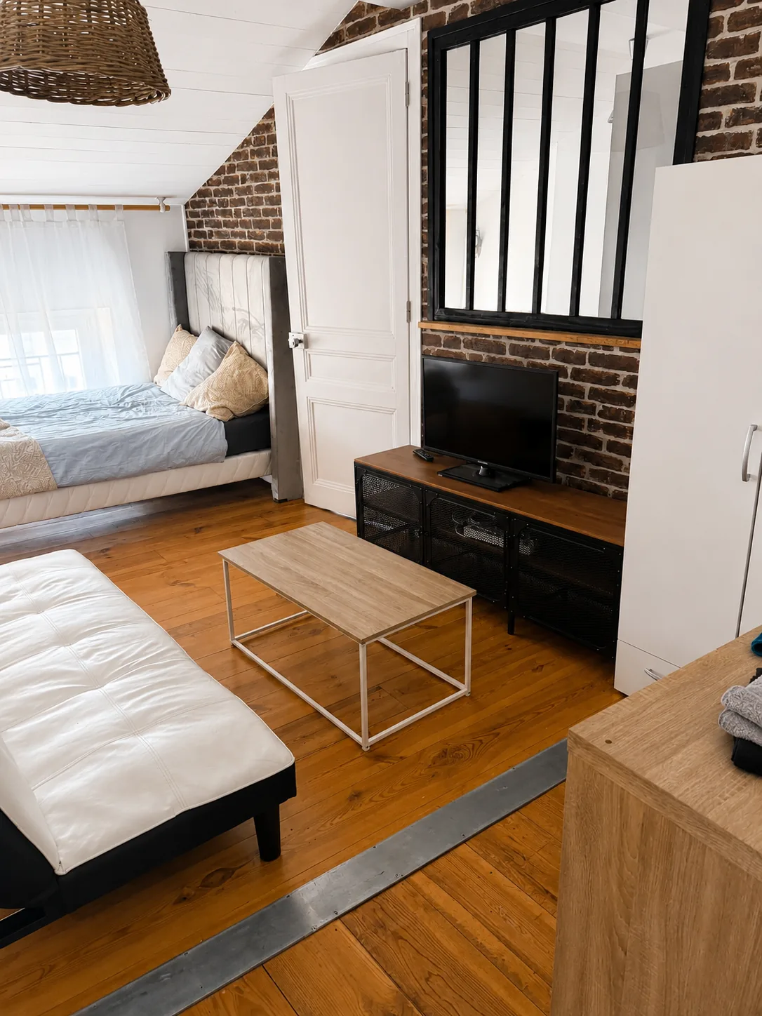 Studio meublé de 29,33 m² — Crêt de Roc · Rentabilité immédiate